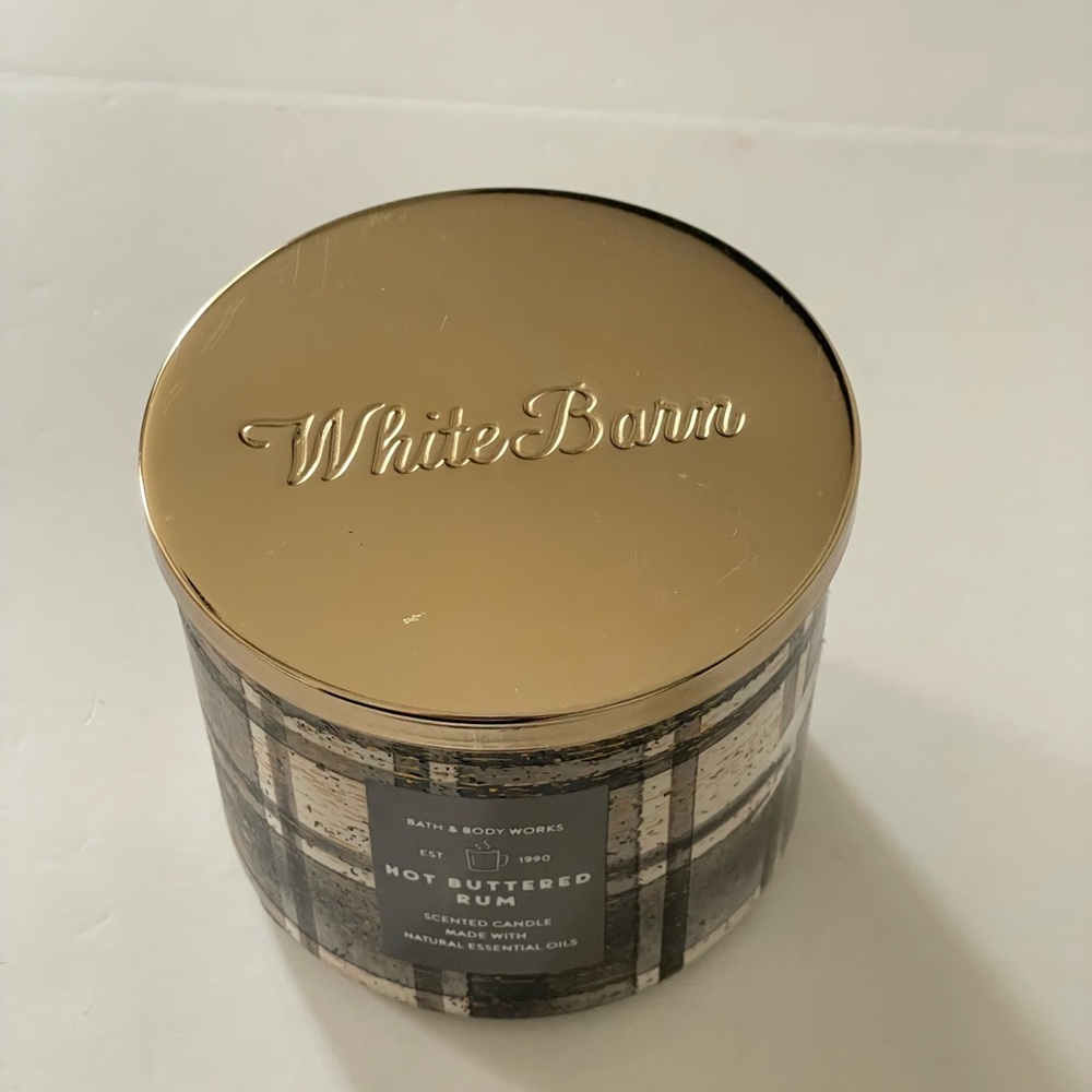 Bath & Body Works Hot Buttered Rum 3 Wick Candle 14.5 Oz Scented Candle, New